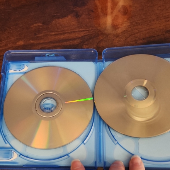 3/$15 The Monuments Men Blu-ray + DVD Combo - Picture 4 of 4